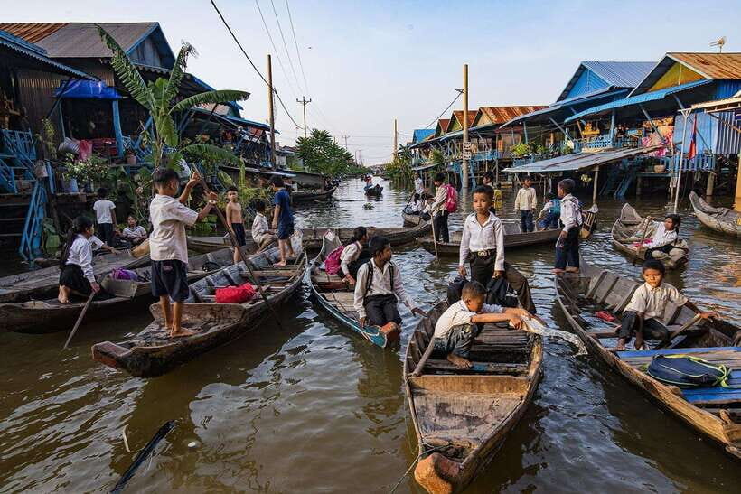 From Siem Reap: Floating Village Tour by Boat - Stop 1 on land: pagoda or local market before you go afloat