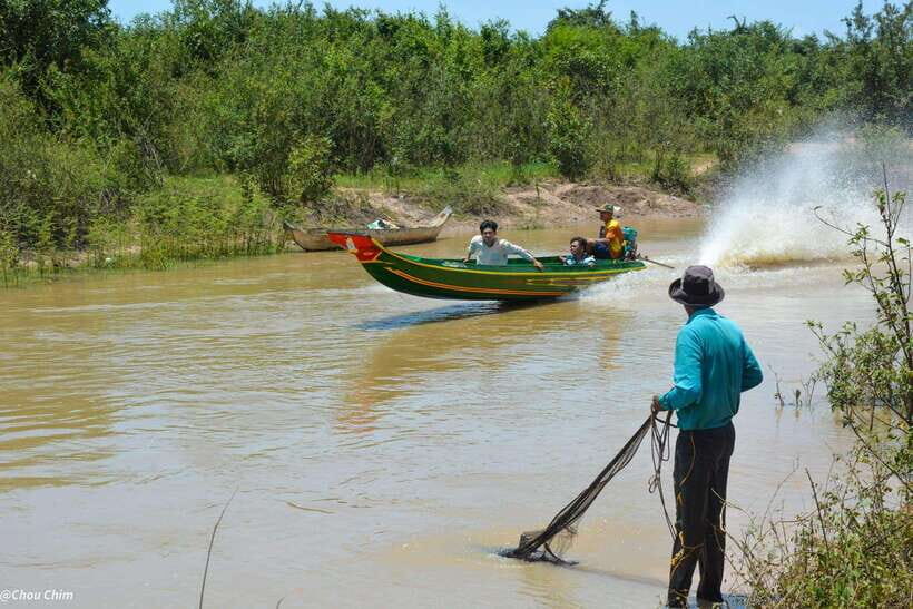 From Siem Reap: Floating Village Tour by Boat - Getting there in comfort: A/C van, small groups, and timing