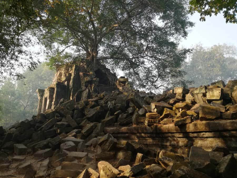 From Siem Reap: Half-Day Tour to Beng Mealea Temple - The 2-Hour Guided Temple Walk: What You Actually Do Inside