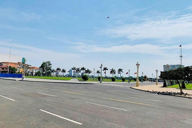 Full-Day Amazing Phnom Penh City Tours - Royal Palace: where architecture does the talking