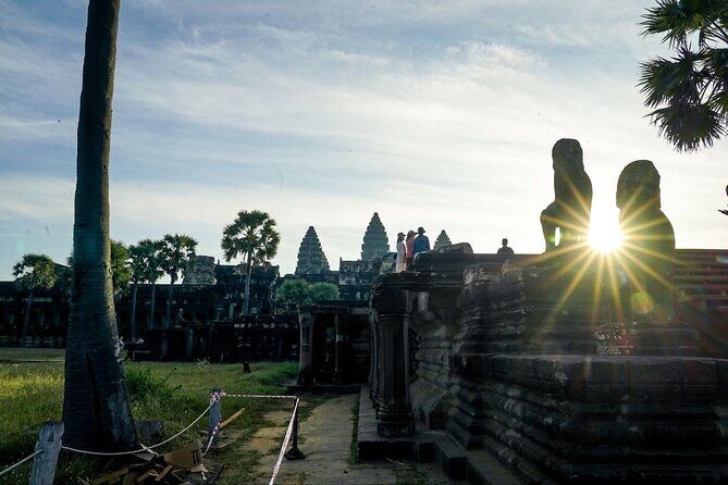 Full Day Angkor Complex by Tuk Tuk - (Optional Sunrise) - Angkor Thom route: Victory Gate to Bayon, in a logical flow