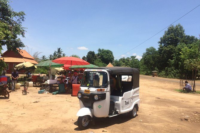Full-Day Angkor Temple Discovery with Banteay Srei by Tuk-Tuk - Flexibility for photos, snacks, and lunch you’ll actually like