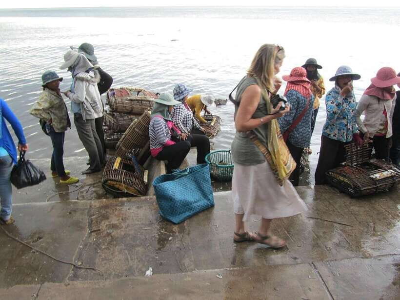FULL DAY - Countryside Tuk-Tuk Pepper Tour + Kep - Kep Beach: a real breathing space after eating