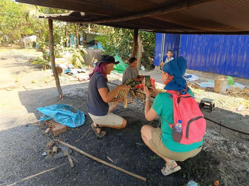 Full-day: Handicraft, Bamboo train, Killing cave, Bat Cave - Phnom Sampoau (Monkey Forest to Batcave): the emotional arc at dusk