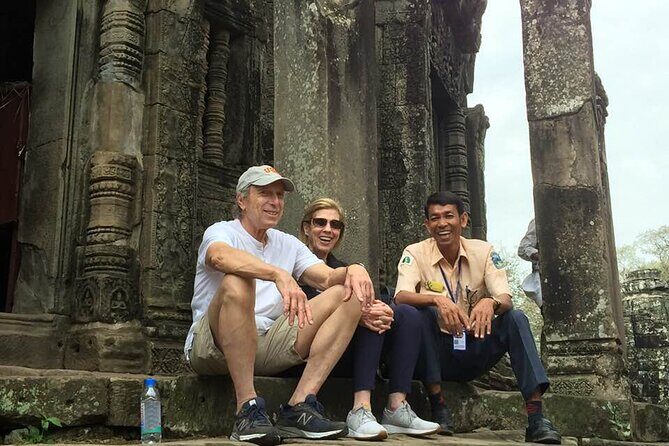 Full-Day private Angkor Temples Tour from Siem Reap - Lunch in a Local Restaurant at a 12th-Century Temple Complex