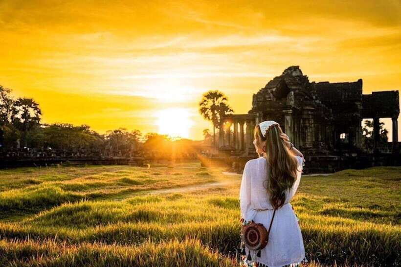 Full Day Private of Angkor Wat Tour with Tuk Tuk - Angkor Wat: Grand Scale, Lotus Bud Towers, and Useful Time on Foot