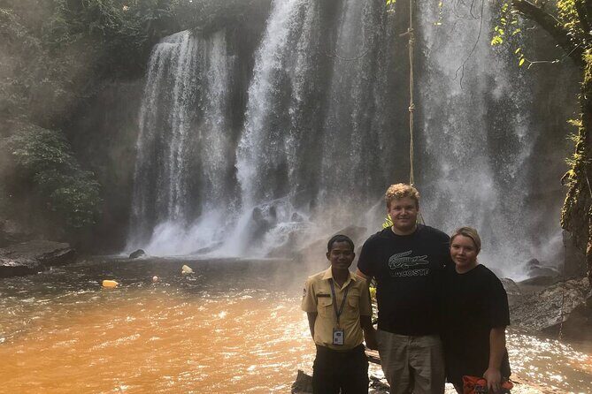 Full-Day Private Tour Phnom Kulen and Waterfalls - Banteay Srei: a free temple stop with road-time scenery