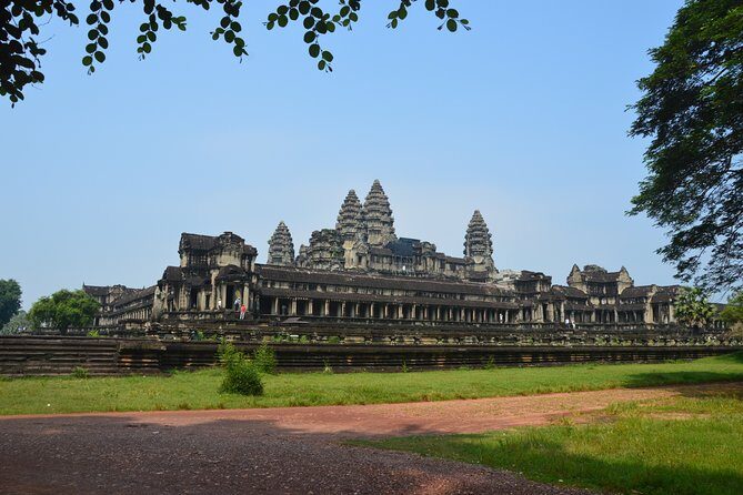 Full-Day Siem Reap Angkor Major Temples Private Tour - Baphuon: steep steps, and why your guide makes the call