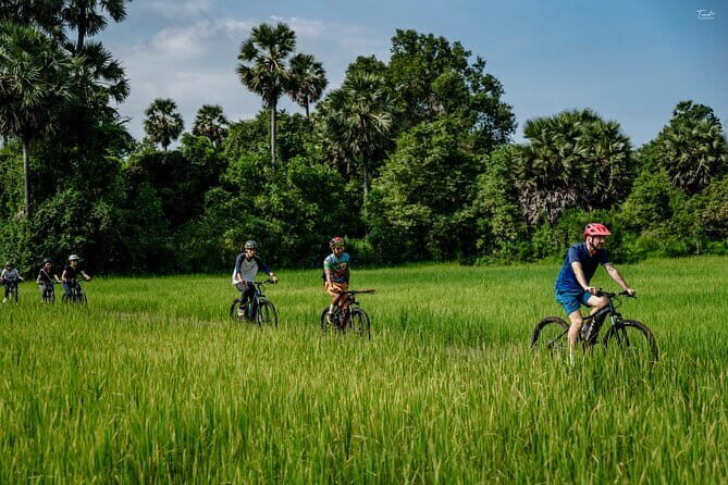 Full Day Tour Photography in Siem Reap - Angkor Wat Exploration After Sunrise: Spires, Courtyards, and Details