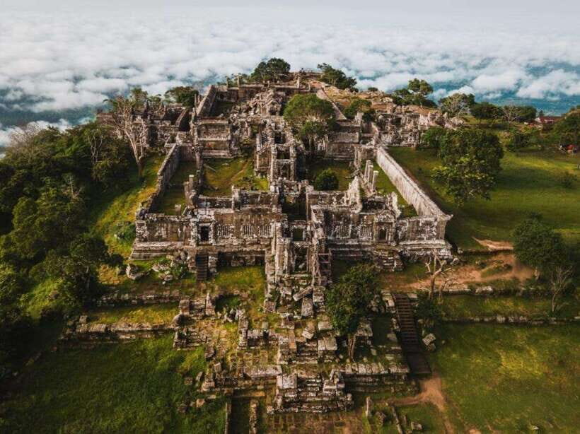 Full-Day Tour Preah Vihea & Koh Ker Temple - The 4x4 option up the hill: extra cost, big payoff for some people