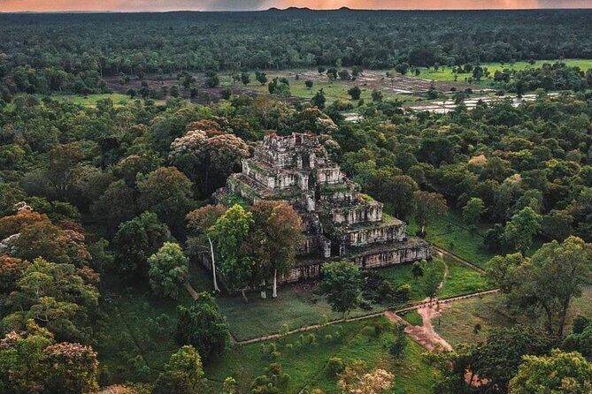 Full-Day Tour to Beng Mealea and Koh Ker Temple - Beng Mealea: Unrestored Ruins and That Different Kind of Awe