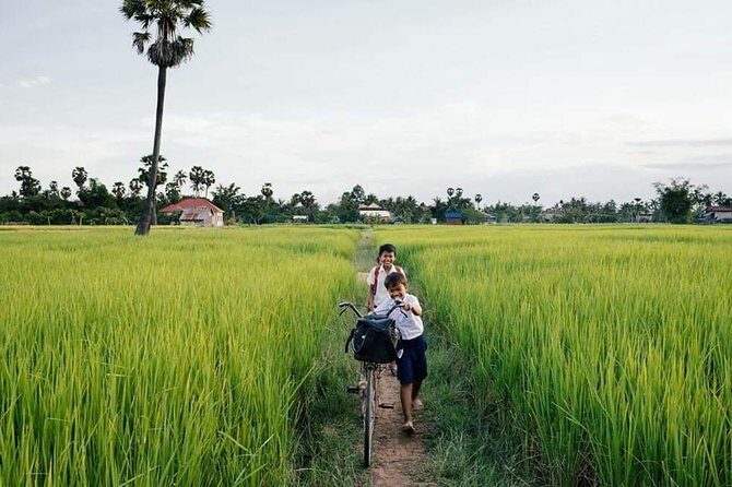 Full-day: Wat Banan. Old bamboo train. Bat Cave. Killing cave - Battambang’s bamboo train ride: the part you’ll remember