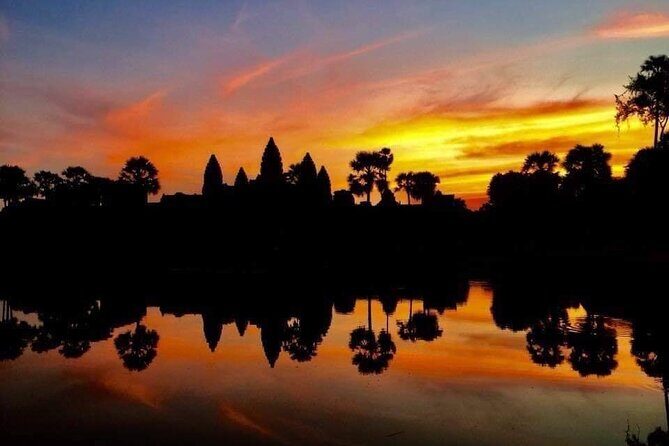 Golden Hours: Angkor wat sunrise photography tour with a pro! - Entering Angkor Wat: sunrise spots, temple time, and dress rules