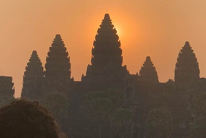 Golden Sunrise at Angkor Wat Private Guided Tour - Should you book this Golden Sunrise Angkor Wat tour?