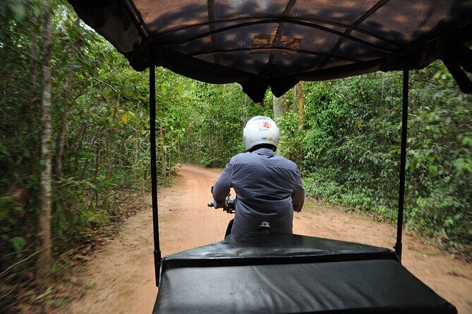 Guided Private Tuk Tuk Tour Angkor Wat and Small Circle and Five Extras - Angkor Thom: Victory Gate, East Gate, a 3.5 km hike, and the South Gate