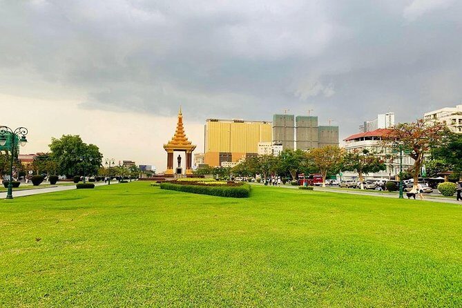 Half-Day Phnom Penh City Tours - Royal Palace time: the royal buildings and the practical rhythm of visiting