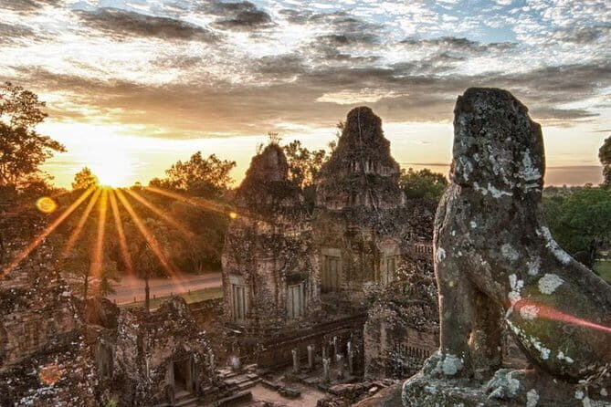 Half Day River Monster Tour with Private Guide in Siem Reap - Underwater tunnel and the mermaid show: the fun part with real structure