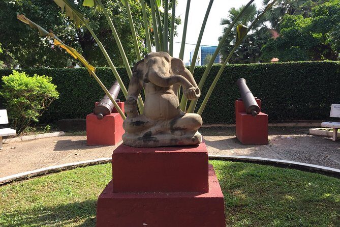 Half-Day Royal Palace, Wat Phnom & Independence Monument Tour - Wat Phnom on a hill: temple atmosphere plus city perspective