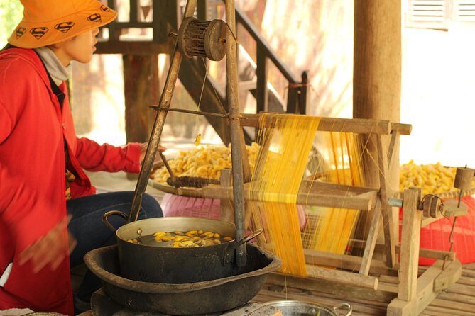 Island Community Life in Phnom Penh - Koh Dach Pagoda and Water Festival Boats: A Culture Stop With Meaning