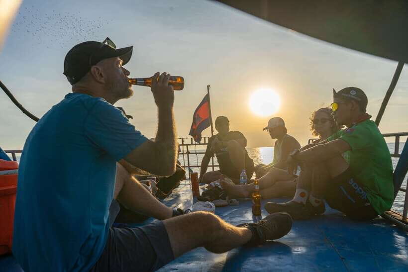 Kampong Phluk: Floating Village Sunset Bike Tour or E-Bike - The homestay lunch stop: where the tour becomes human