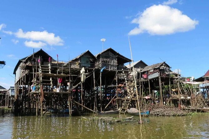 Kampong Phluk Floating Village Tour by Boat - What you’ll pass: floating markets, fish farms, and paddies