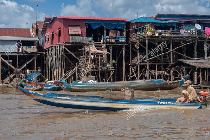 Kampong Phluk Floating Village Tour by Boat - Pagoda or local market: your first real taste of Kompong Phluk