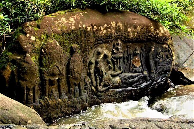 Kbal Spean Trekking Tour with Banteay Srei and Landmine Museum - Kbal Spean trek: jungle walking and the River of 1000 Lingas