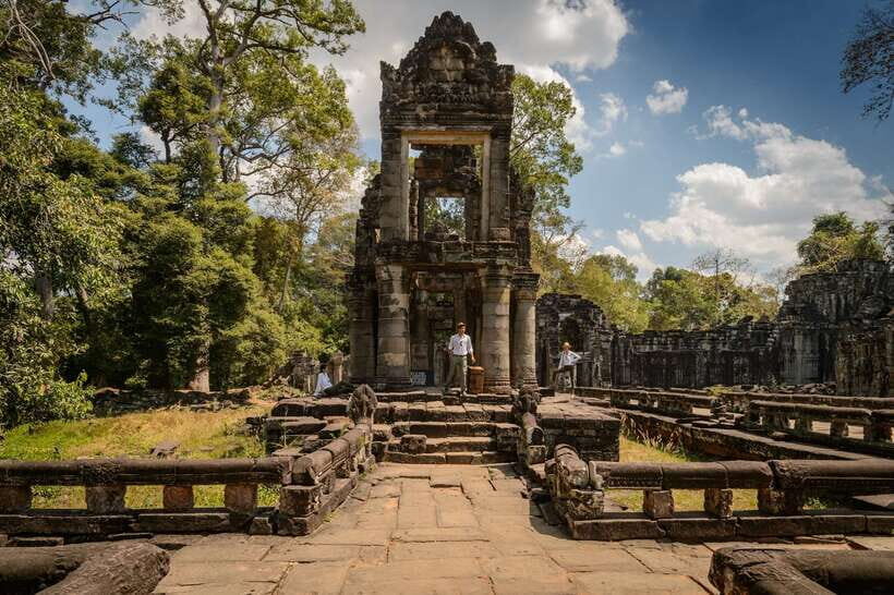 Kbal Spean Trekking Tour with Banteay Srei & Landmine Museum - Key points before you go