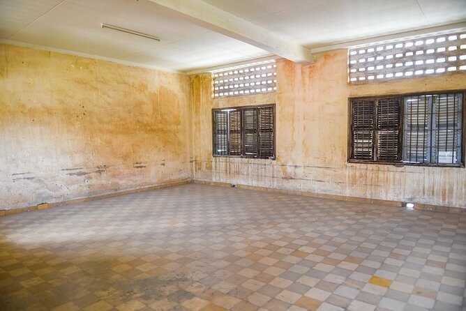 Killing Fields and Prison S21 Bus Tour - Pickup Zones, Timing, and How Not to Miss the Bus