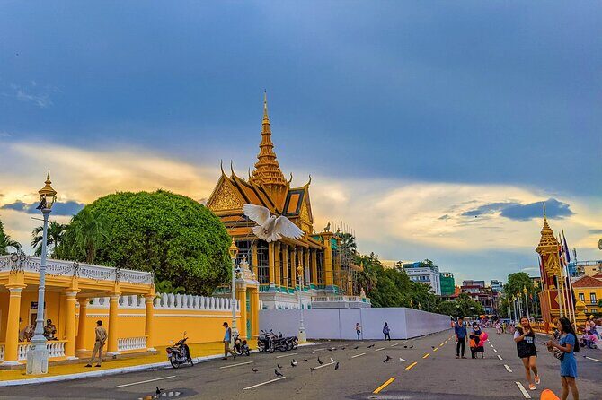 Koh Dach Silk Island and Phnom Penh Full Day Private Tour - Key things to know before you go