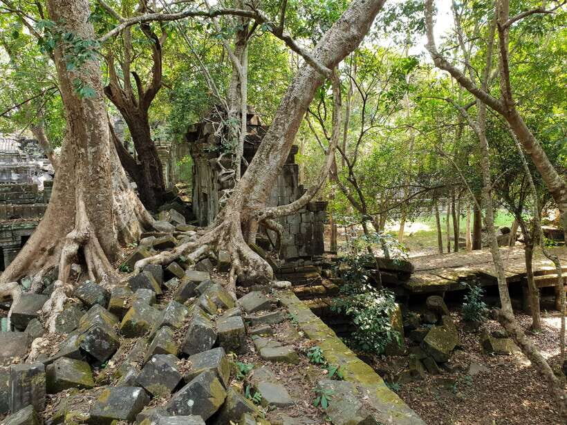 Koh Ker, Beng Mealea and floating village. - How this trip fits into a Siem Reap itinerary
