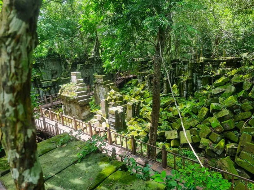 Koh Ker, Beng Mealea and floating village. - Stop 1: Beng Mealea’s untouched ruins