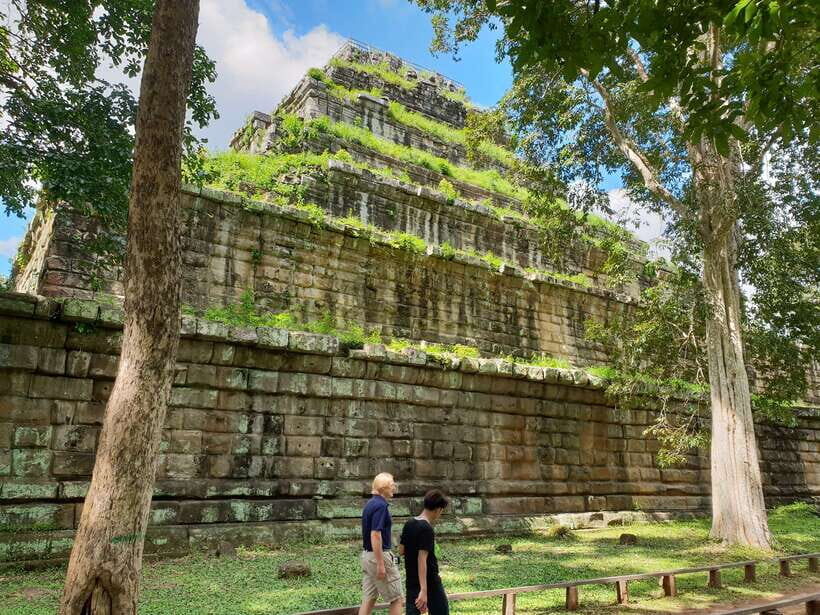 Koh Ker, Beng Mealea and floating village. - What’s included, what’s on you