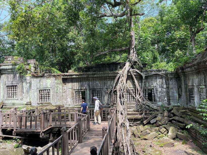 Koh Ker, Kulen Waterfall and Beng Mealea from Siem Reap - Phnom Kulen morning: River of a Thousand Lingas and the reclining Buddha