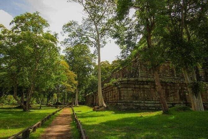 Koh Ker Pyramid Temple & Beng Mealea Jungle Temple - Private tour comfort: pacing, guide help, and what the day feels like