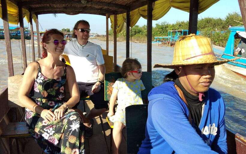 Kompong Kleang Floating Village Guide Tour from Siem Reap - Stop 2 (main time block): Photo stop and lake-side sightseeing
