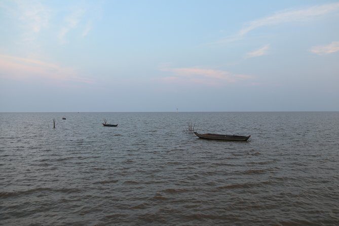 Kompong Phluk Half-Day Tour from Siem Reap - How Water Levels Change the Route: Walk vs Sail the Main Street