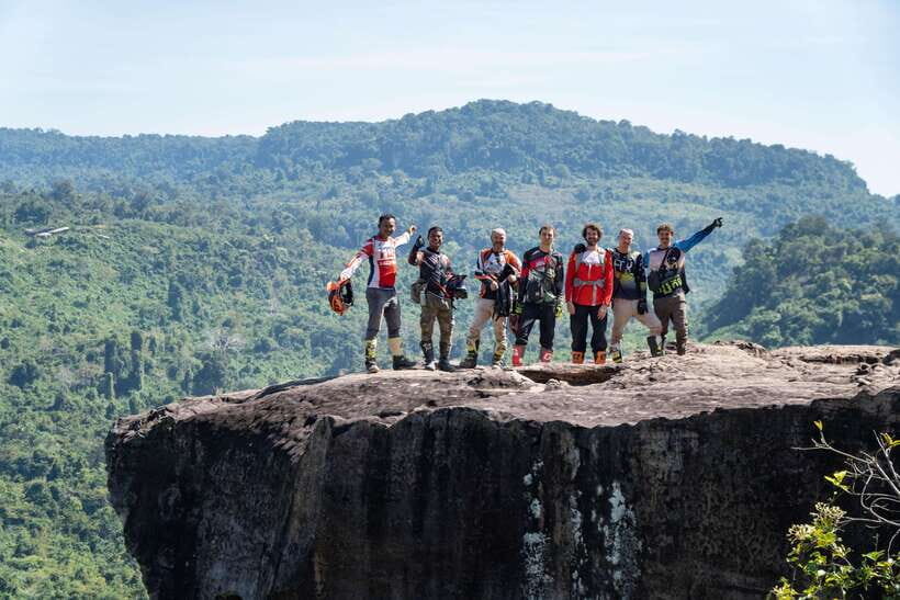 Krong Siem Reap: Kulen Mountain Trails Dirt Bike Adventure - Early Morning Pickup and the Scenic Drive Toward Phnom Kulen