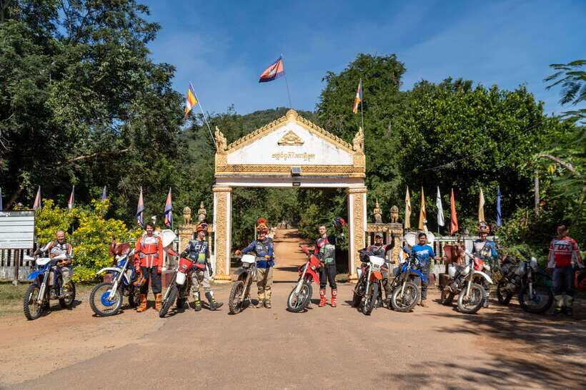 Krong Siem Reap: Kulen Mountain Trails Dirt Bike Adventure - Preah Ang Thom and the Biggest Reclining Buddha in Cambodia