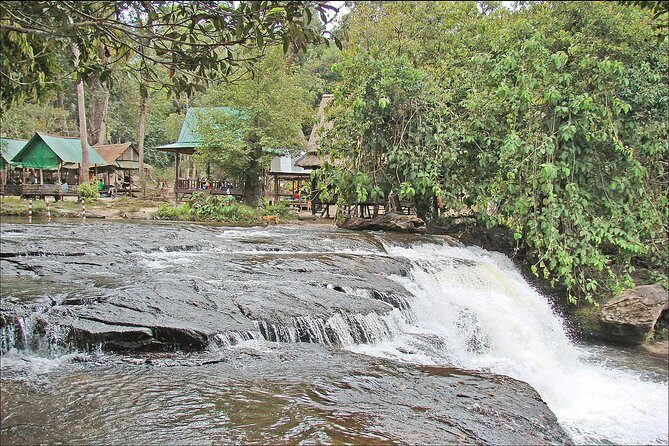 Kulen Mountain, Killing Fields and War Museum Tour - War Museum Cambodia: learning with your guide, even if the building is closed