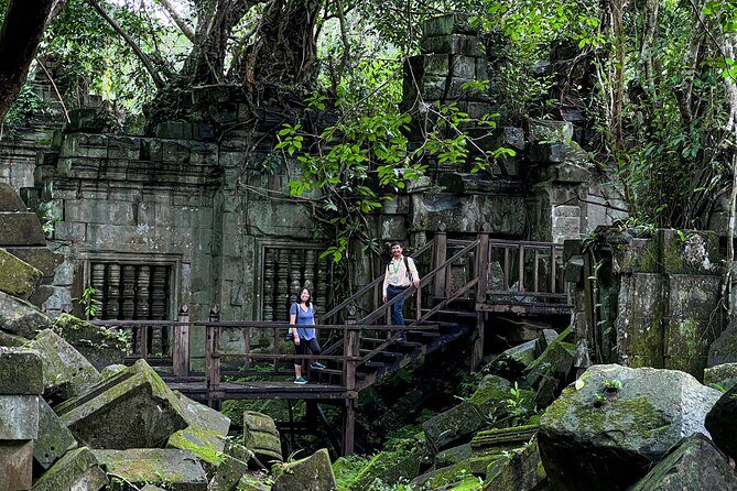 Kulen Mountain with Beng Mealea and Banteay Srei Full Day Tour - Stop 1: Preah Dak and the palm cake workshop vibe