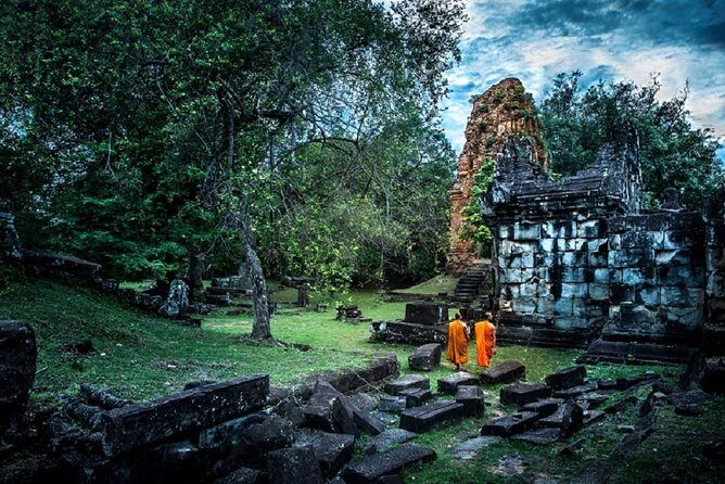 Kulen Waterfall, 1000 Linga River & Beng Mealea Small-Group Tour - Morning logistics in plain terms: pickup timing and a short meet-up