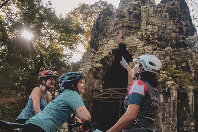 Motobike Countryside Adventure - Full day with lakeside lunch - Market stops and a Buddhist pagoda on the rural route
