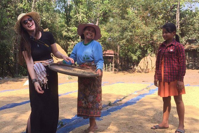 NhumBai, The Village Experience - Village Life With a Small Group Guide (Up to 10 People)