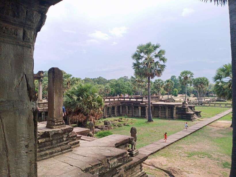 One Day Angkor Wat Trip with Sunrise - Terrace of the Elephants and Preah Palilay: details you can’t unsee