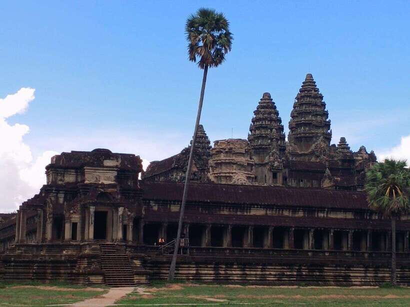 One Day Angkor Wat Trip with Sunrise - Afternoon temples: Srah Srang, Banteay Kdei, and Ta Prohm’s root maze