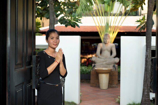 One Day Private Guide Tours History in Phnom Penh Incl. admission - Choeung Ek Killing Fields: what the guide helps you carry