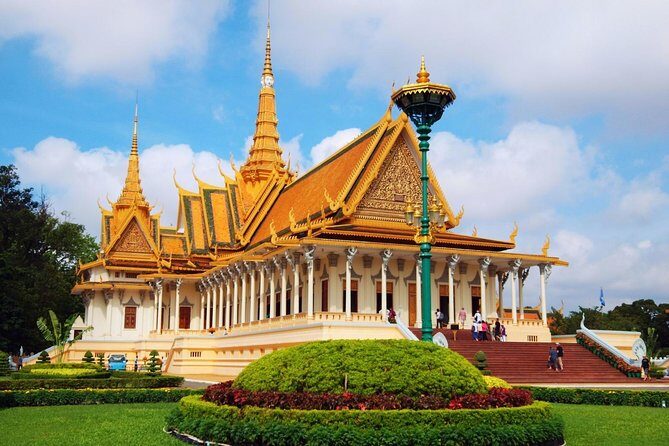 One Day Private Guide Tours History in Phnom Penh Incl. admission - Tuol Sleng Genocide Museum: personal stories inside the system
