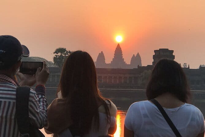 One Way Siem Reap Airport Pick Up or Airport Transfer - Hotel Center Pickup: Choosing the Right Option for Your Arrival Day