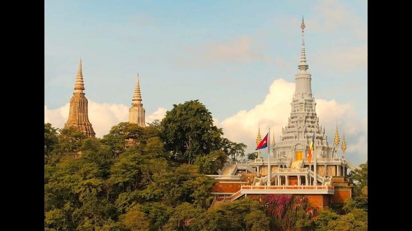 Oudong Mountain & Phnom Baset Private Tours from Phnom Penh - Koh Chen and silver/bronze making: how the day stays grounded
